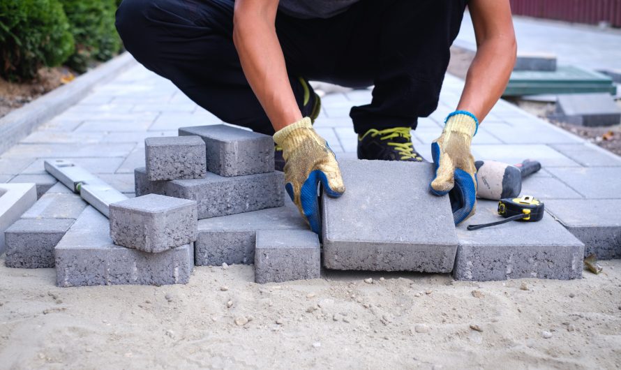 Comment remettre une terrasse en béton à niveau ?